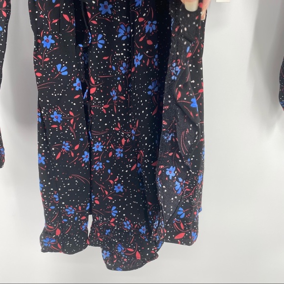 Aqua NWT Bloomingdale's One Shoulder Long Sleeve Waist Tie Floral Romper New - Picture 6 of 13